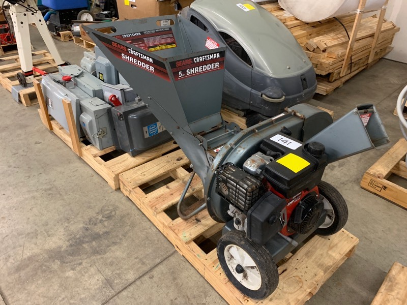 lot 141 image: Leaf chipper  shredder