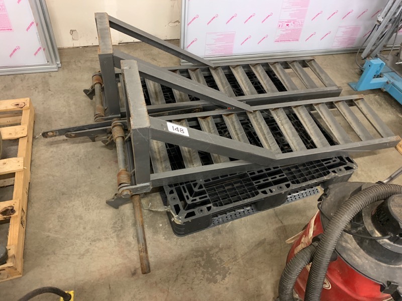 lot 148 image: Trailer loading ramps