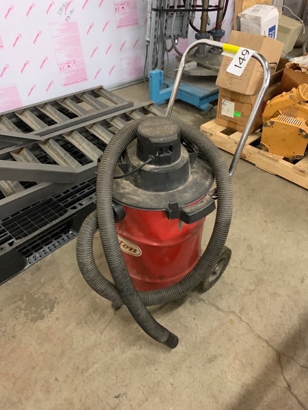 lot 149 image: Shop vac