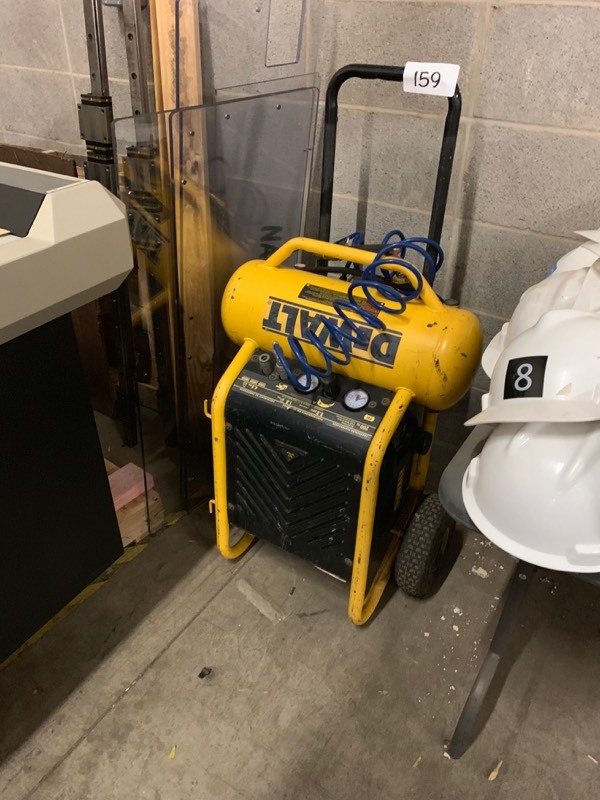 lot 159 image: Portable air compressor