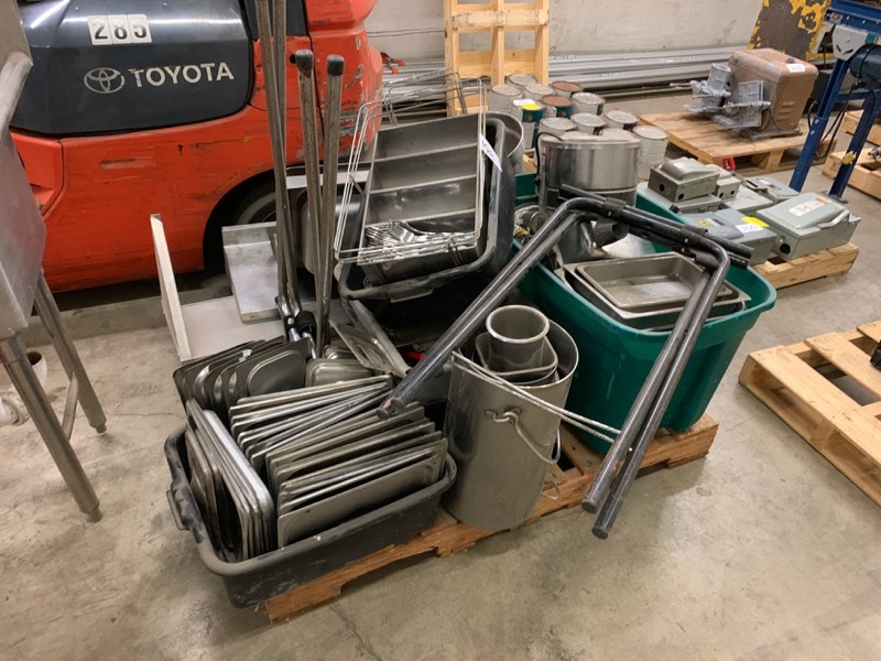 lot 198 image: Lot of restaurant equipment