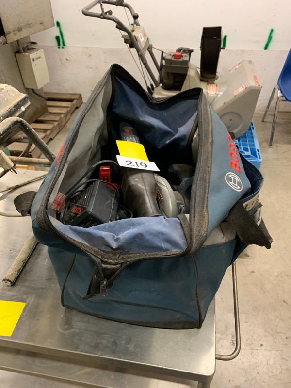 lot 219 image: Tool bag of cordless tools