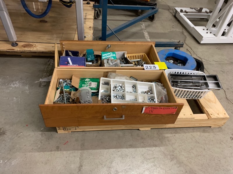 lot 223 image: Pallet of misc. hardware