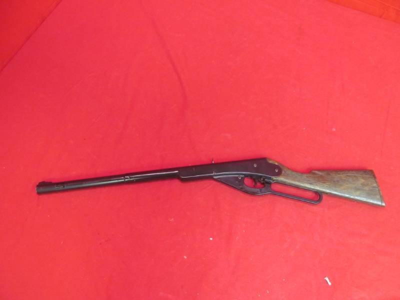 lot 14 image: Daisy bb gun