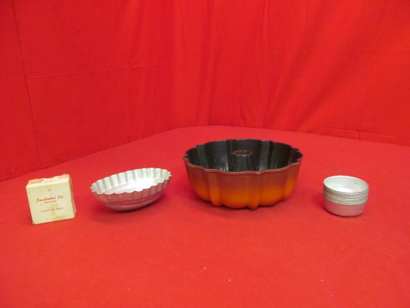 lot 30 image: bakeware