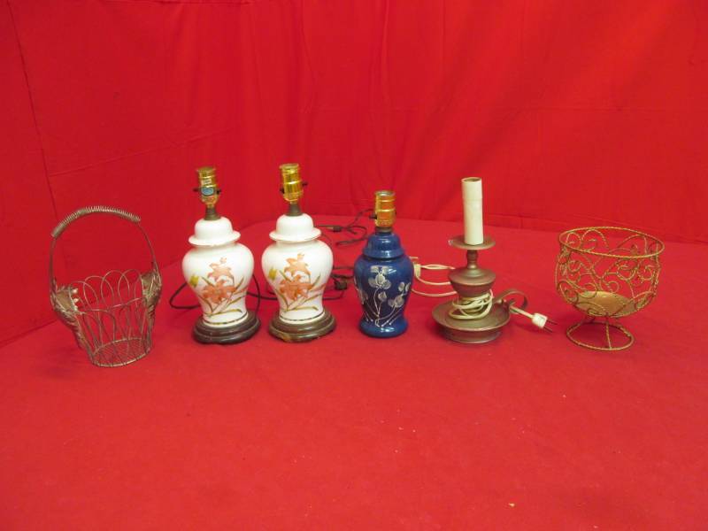 lot 45 image: table lamps
