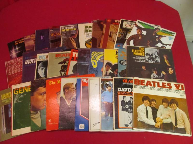 lot 50 image: record albums