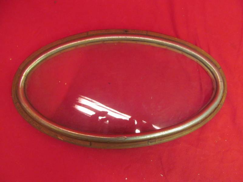 lot 51 image: vintage oval frame