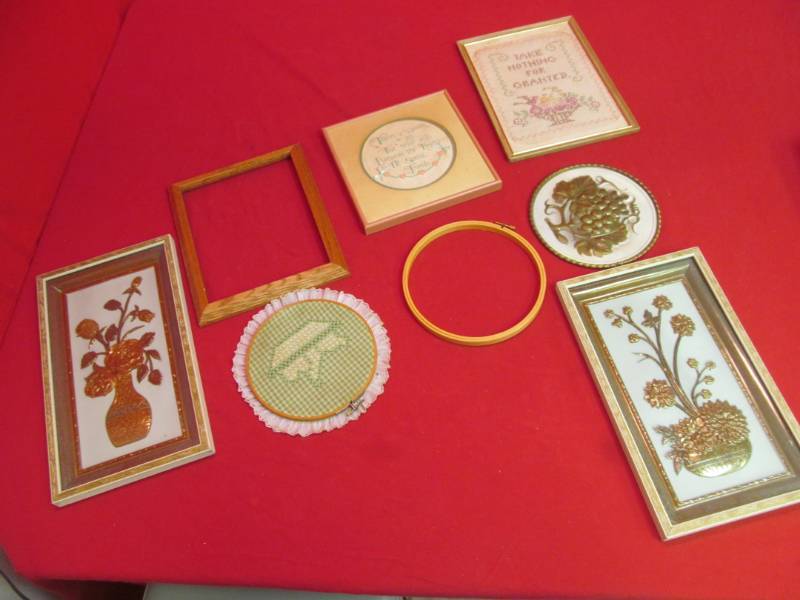 lot 54 image: wall dcor