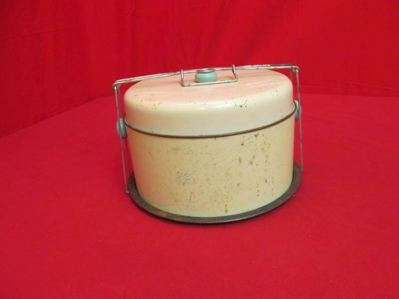 lot 71 image: vintage cake keeper carrier