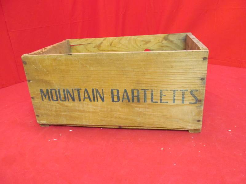 lot 93 image: vintage pear crate