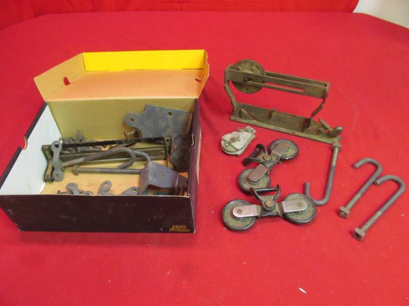 lot 96 image: trolley casters hardware