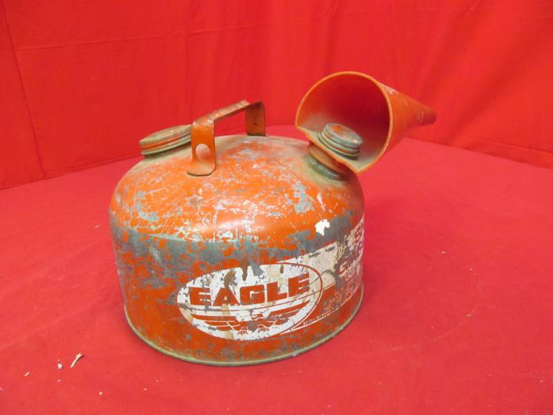 lot 101 image: Eagle Snozzle gas can