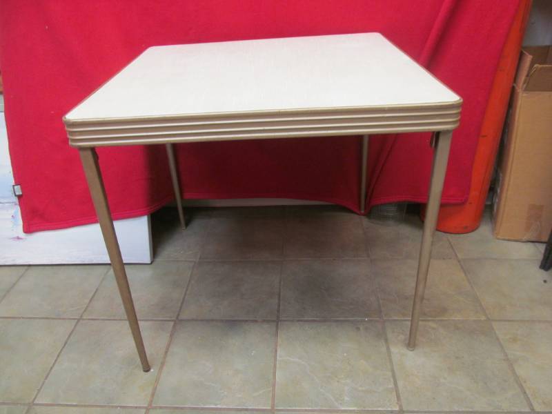 lot 111 image: Durham line card table