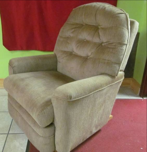 lot 116 image: Flex steel rocker recliner