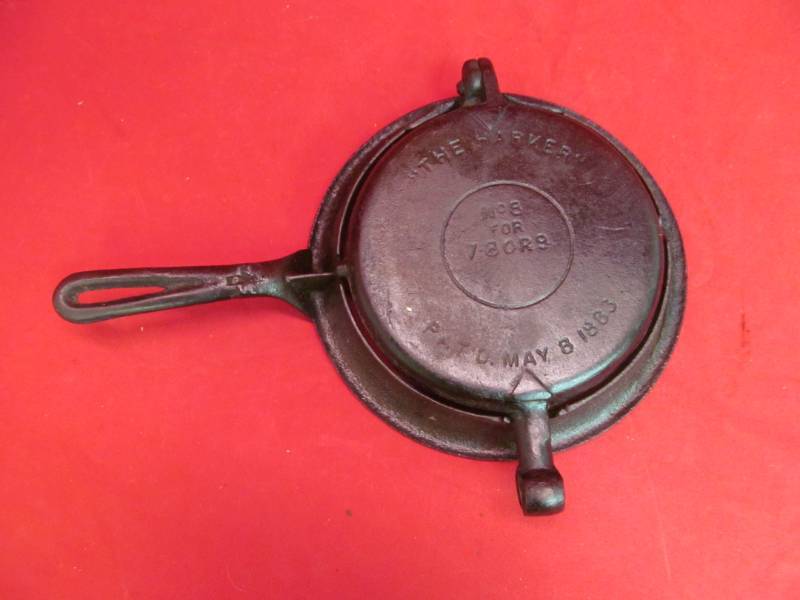 lot 138 image: Vintage The Harker No8 waffle iron