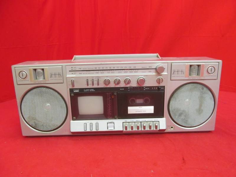 lot 155 image: Montgomery Wards boom box