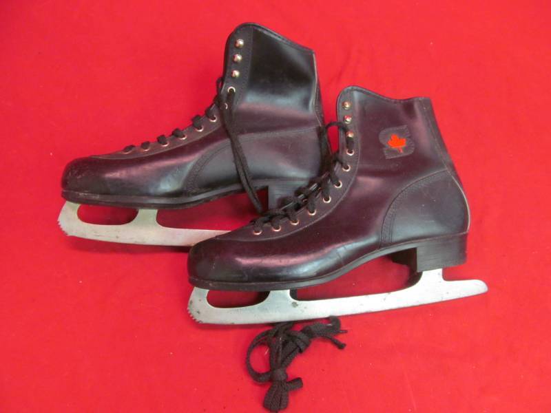 lot 161 image: hockey skates