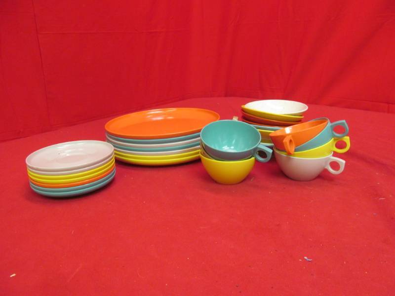 lot 178 image: Aztec dishes