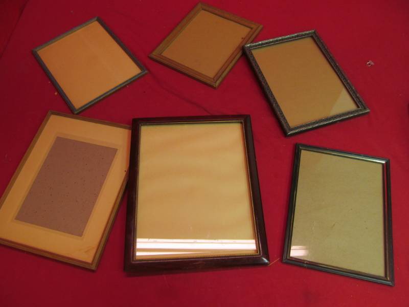 lot 187 image: frames