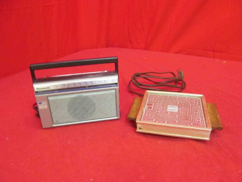 lot 194 image: Panasonic amFm radio, salton hot ray