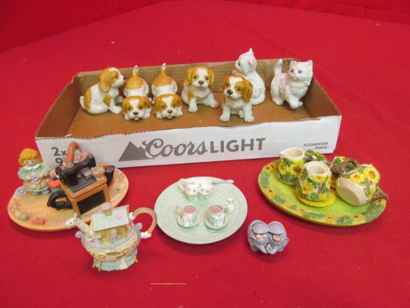 lot 197 image: accent pieces