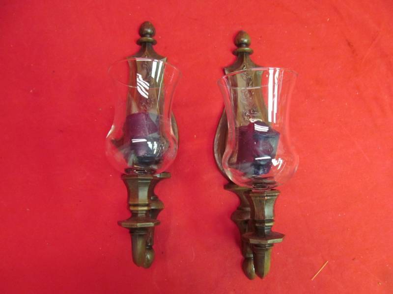 lot 211 image: wall scones