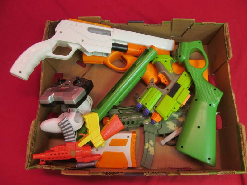 lot 16 image: toy guns