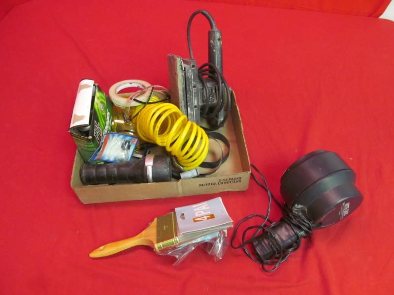 lot 17 image: yard equipment