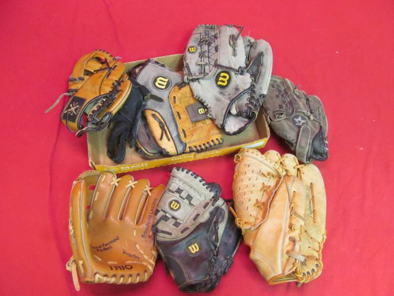 lot 29 image: baseball gloves