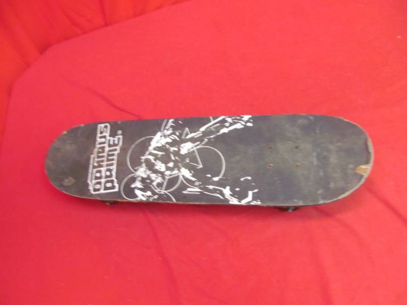 lot 30 image: Skateboard