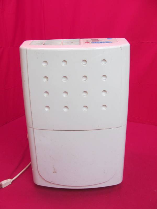 lot 35 image: Amana Dehumidifier