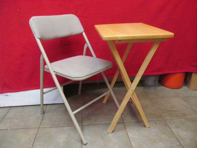 lot 53 image: folding table, chair