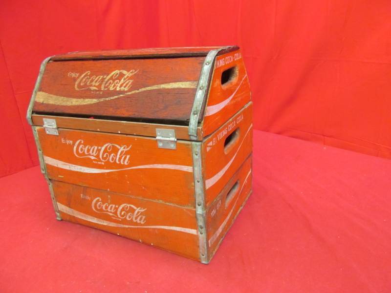 lot 62 image: Viking Coca cola box