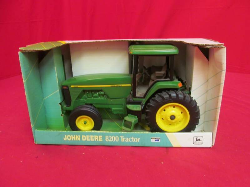 lot 69 image: new John Deere tractor