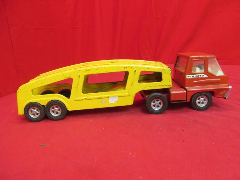 lot 86 image: Structo tractor & car carrier