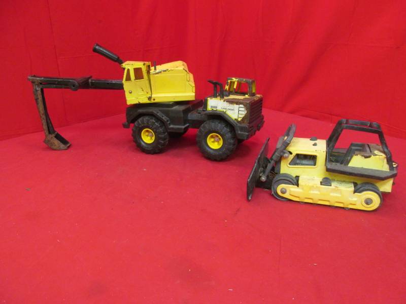 lot 89 image: Vintage Tonka Backhoe& dozer