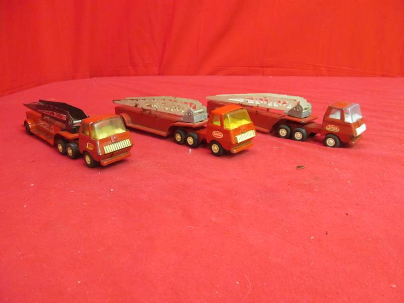 lot 97 image: 3 vintage Tonka firetruck