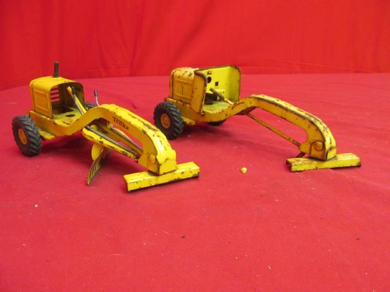 lot 100 image: vintage Tonka road graders