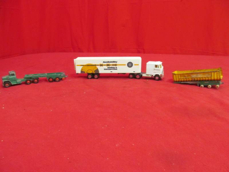 lot 118 image: 2 Westinghouse with trailers