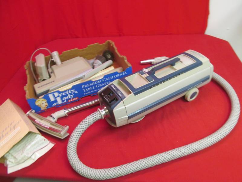 lot 123 image: Electrolux vacuum