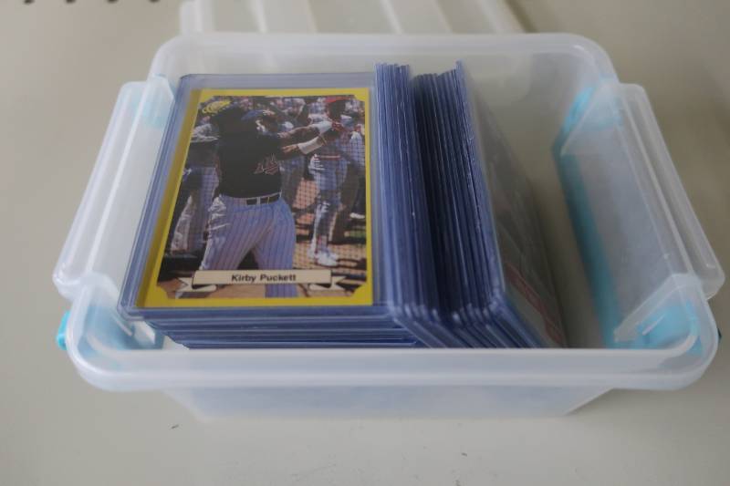 lot 513 image: 50 Kirby Puckett Cards - All Different