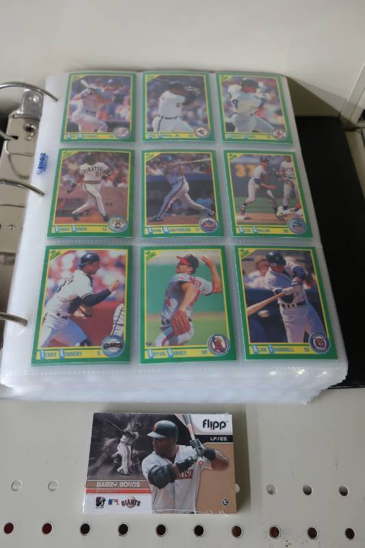 lot 518 image: Baseball Card Set & Barry Bonds Flipp book