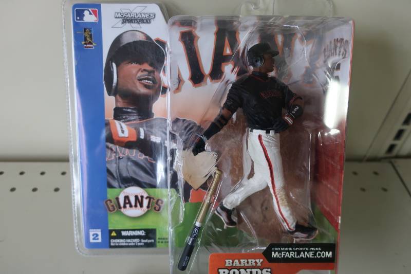 lot 524 image: Barry Bonds Figurine and Diamond Kings Baseball Cards