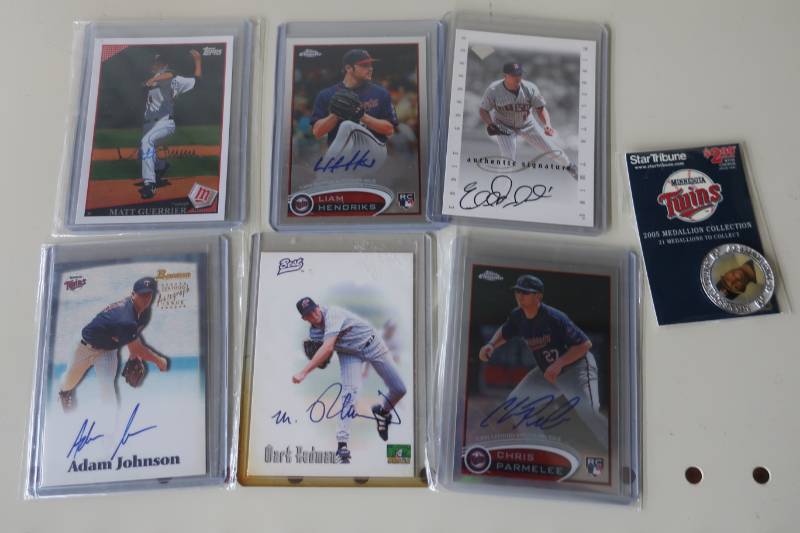 lot 544 image: 6 Autographed Twins Cards  Hunter Medallion