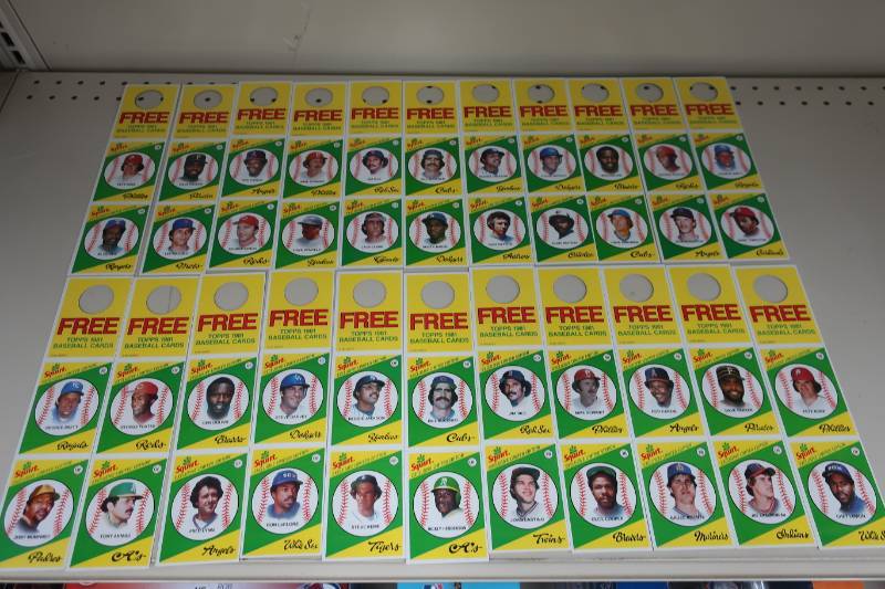 lot 558 image: 1981 Topps Squirt Baseball Card Set - Complete