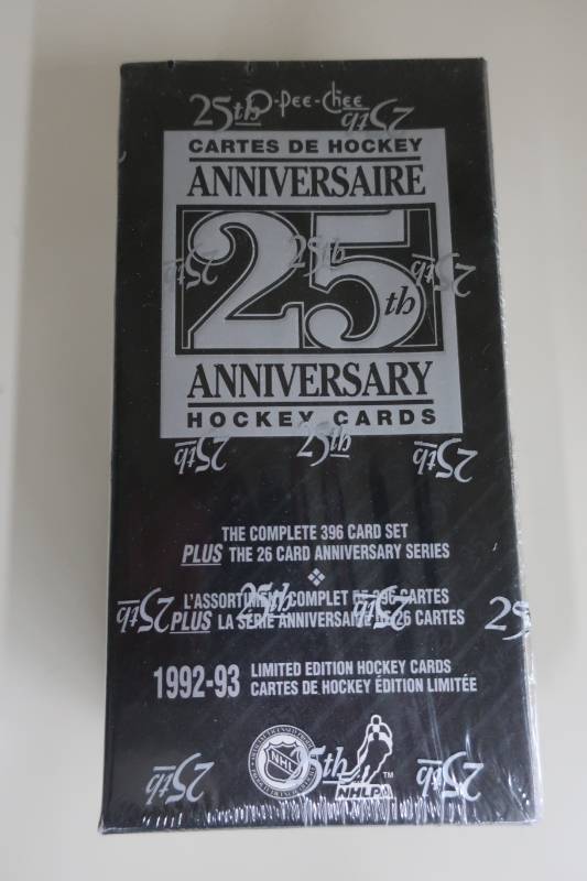 lot 580 image: 1992-93 O-Pee-Chee 25th Anniversary Factory Sealed Hockey Set
