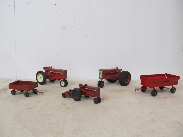lot 34 image: Lot of Vintage Metal Farm Toys