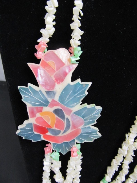 lot 76 image: LEE SANDS Mother-of-Pearl & Shell Inlaid Large Pendant Necklace