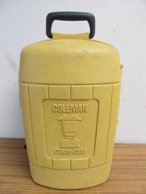 lot 221 image: Vintage COLEMAN Model 275 Lantern wCase